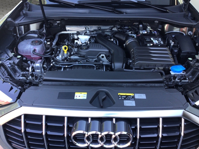 Q3 advanced 35TFSI S-tronic AHK/NAVI/5JG/ACC