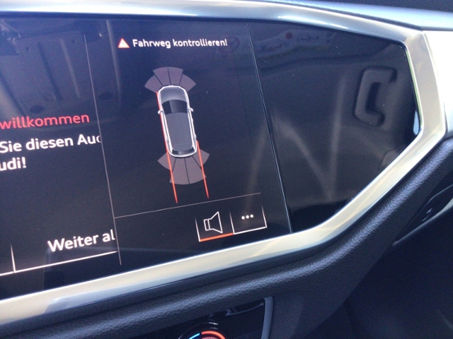 Q3 advanced 35TFSI S-tronic AHK/NAVI/5JG/ACC