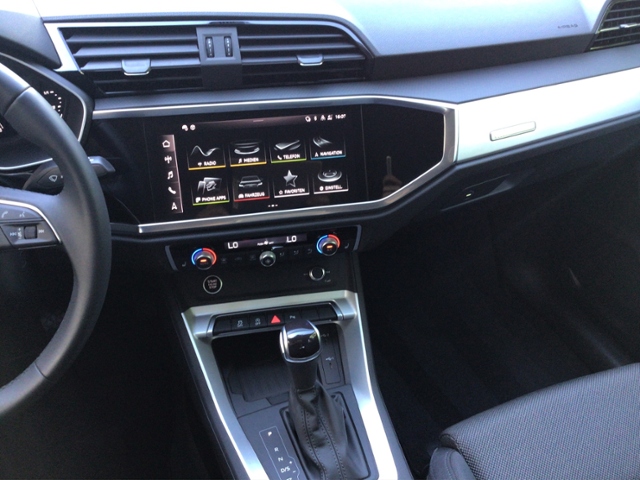 Q3 advanced 35TFSI S-tronic AHK/NAVI/5JG/ACC