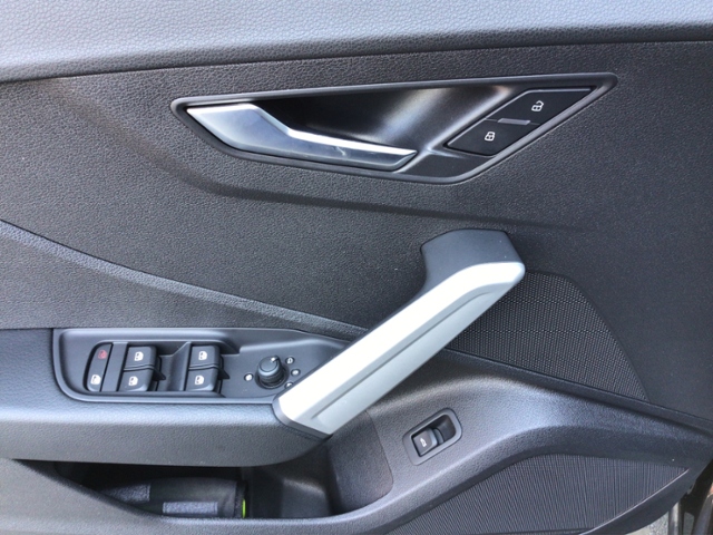 Q2 advanced 30 TFSI 5JG/NAV/RFK/GRA