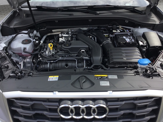 Q2 advanced 35 TFSI S tronic AHK/RFK/SHZ