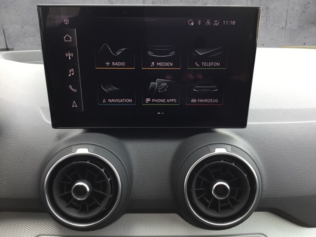 Q2 advanced 35 TFSI S tronic AHK/RFK/SHZ