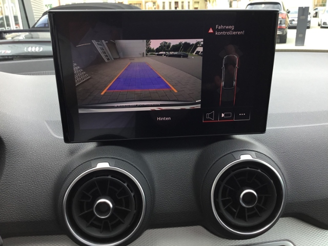 Q2 advanced 35 TFSI S tronic AHK/RFK/SHZ