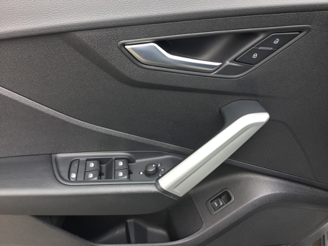 Q2 advanced 35 TFSI S tronic AHK/RFK/SHZ