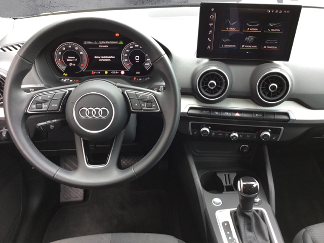 Q2 advanced 35 TFSI S tronic AHK/RFK/SHZ