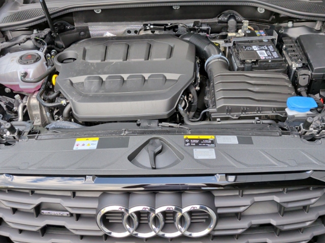 Q2 40 TFSI quat. S-tron S-LINE AHK/EL.HECK