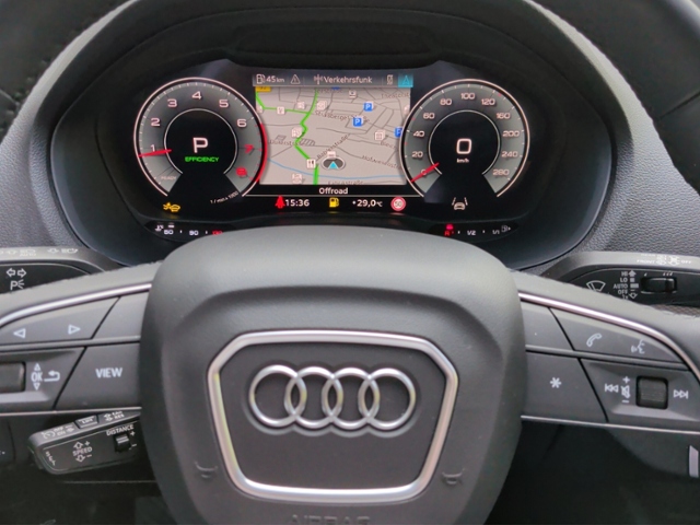 Q2 40 TFSI quat. S-tron S-LINE AHK/EL.HECK