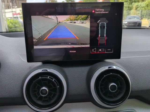 Q2 40 TFSI quat. S-tron S-LINE AHK/EL.HECK