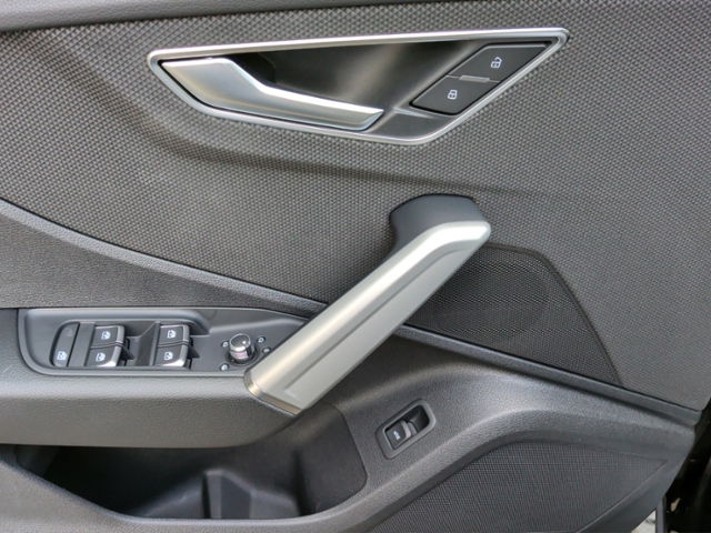 Q2 40 TFSI quat. S-tron S-LINE AHK/EL.HECK