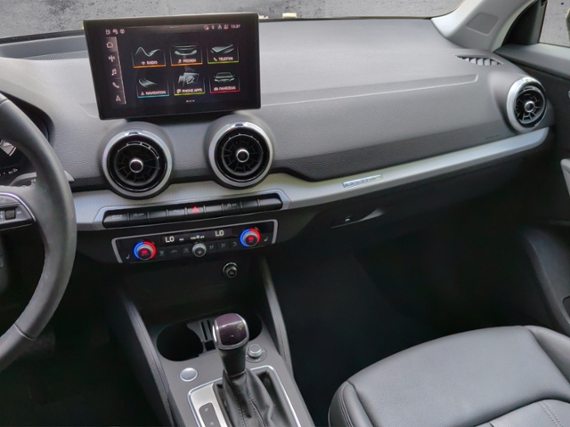 Q2 40 TFSI quat. S-tron S-LINE AHK/EL.HECK