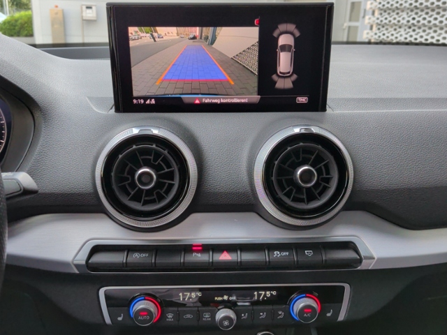 Q2 30 TDI S-tron S-LINE EL.HECK/AHK/RFK