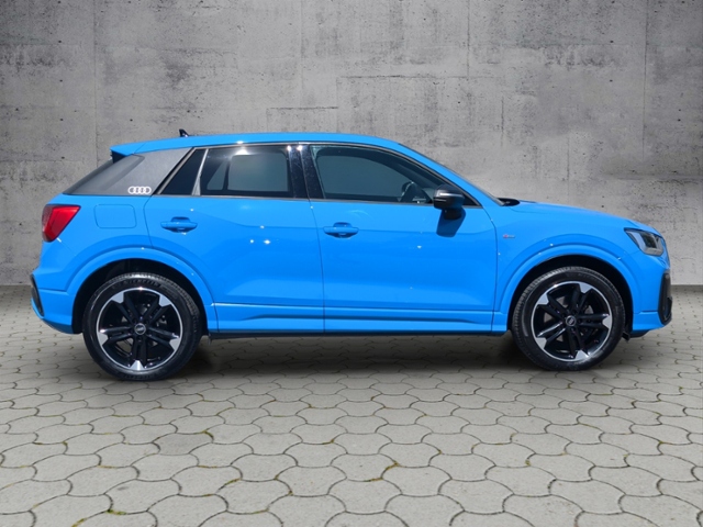 Q2 30 TDI S-tron S-LINE EL.HECK/AHK/RFK
