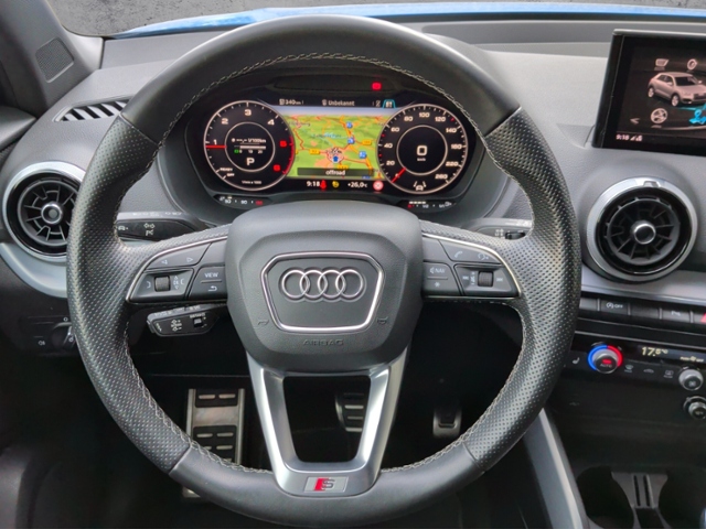 Q2 30 TDI S-tron S-LINE EL.HECK/AHK/RFK