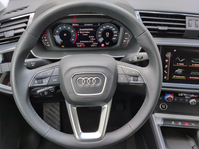 Q3 advanced 35 TFSI S-tronic AHK/ACC
