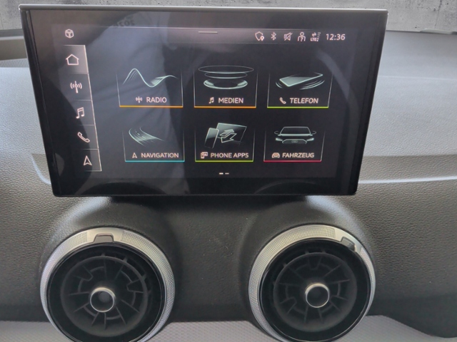 Q2 30 TFSI S-LINE AMBIENTE/SHZ/GRA