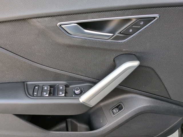 Q2 30 TFSI S-LINE AMBIENTE/SHZ/GRA