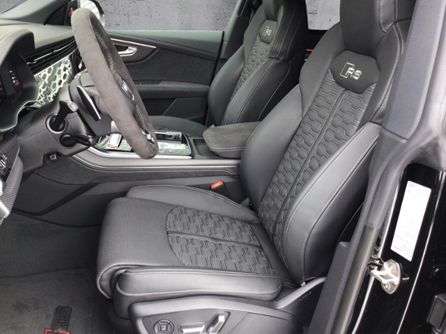 RS Q8 performance 4.0 TFSI quat. PANO/STH