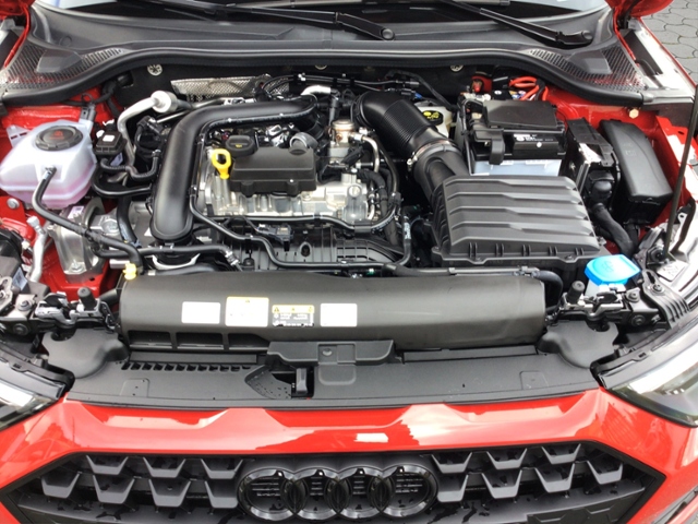 A1 Sportback advanced 30 TFSI 5JASG/SHZ/VIRTUAL