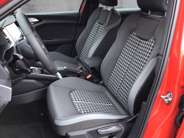 A1 Sportback advanced 30 TFSI 5JASG/SHZ/VIRTUAL