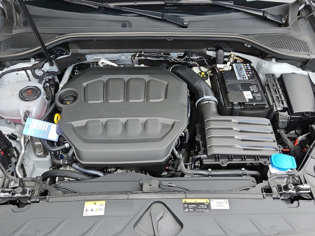 Q2 40TFSI quat. S-tron S-LINE PANO/EL.HECK/RFK