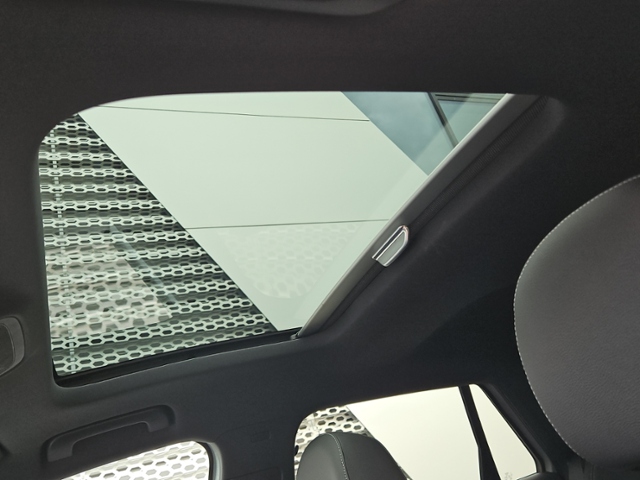 Q2 40TFSI quat. S-tron S-LINE PANO/EL.HECK/RFK