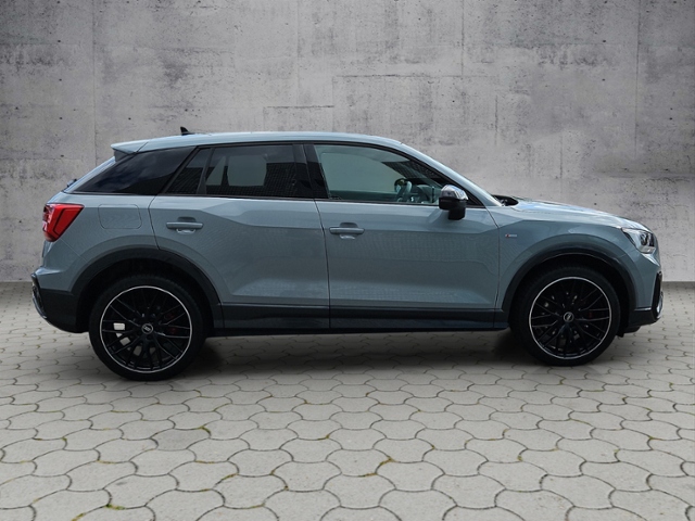 Q2 40TFSI quat. S-tron S-LINE PANO/EL.HECK/RFK