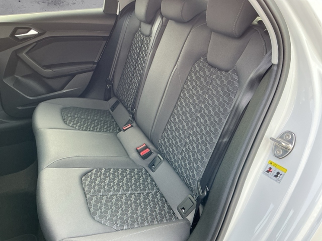 A1 Sportback adv 30 TFSI S-tron LED/ACC/SHZ