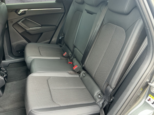 Q3 45TFSI quat. S-tron S-LINE LED/PANO/RFK/ACC
