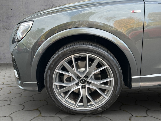Q3 45TFSI quat. S-tron S-LINE LED/PANO/RFK/ACC