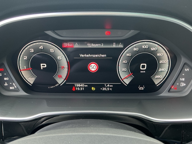 Q3 45TFSI quat. S-tron S-LINE LED/PANO/RFK/ACC