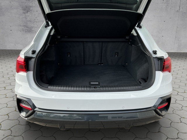 Q3 Sportback 35TFSI S-tronic 5JG/AHK/ACC/NAV/RFK