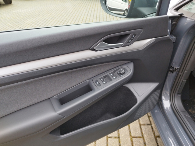 Golf VIII Life 1.5 TSI NAV/LED+/SHZ/3-Zonen KLIM