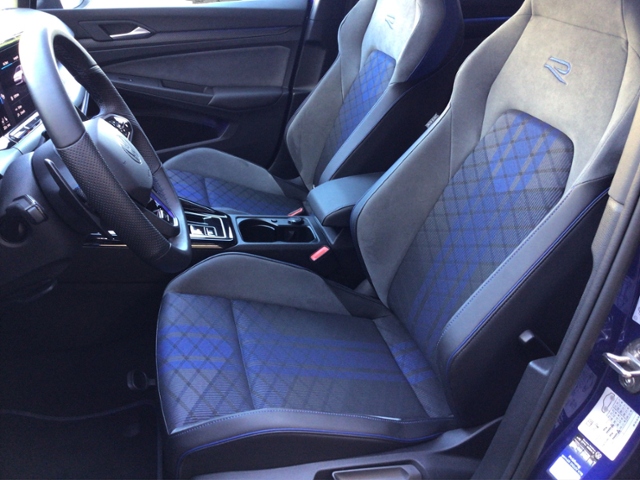 Golf VIII R 2.0 TSI 4Motion DSG SHZ/Travel/LED+/