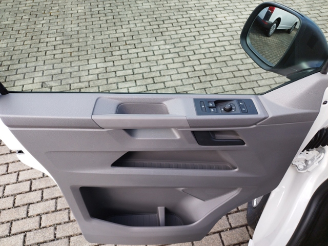 T6.1 Transporter Kombi kurzer Radstand 2.0 TDI S
