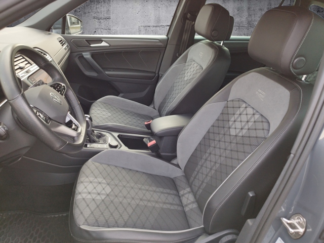 Tiguan R-Line 2.0 TDI 4Motion DSG NAV/IQ-Light K