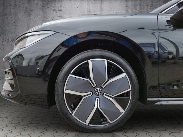Passat Variant R-line 2.0 TDI DSG NAV/IQ-Drive/A