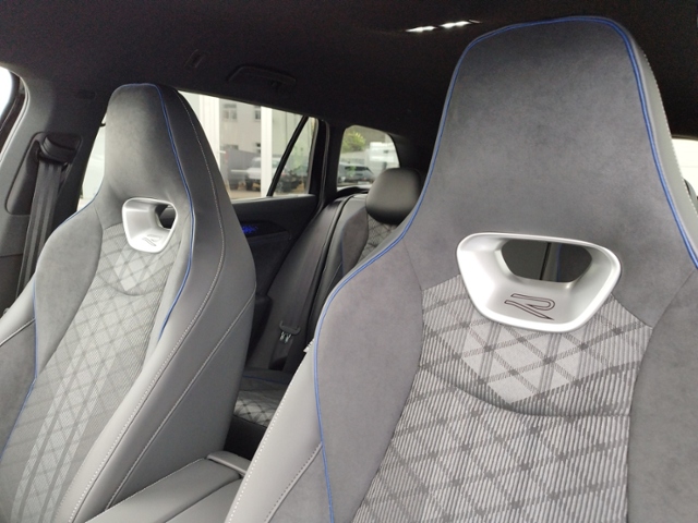 Passat Variant R-line 2.0 TDI DSG NAV/IQ-Drive/A