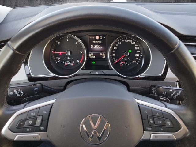 Passat Variant Business 2.0TDI DSG Standh/Navi/A