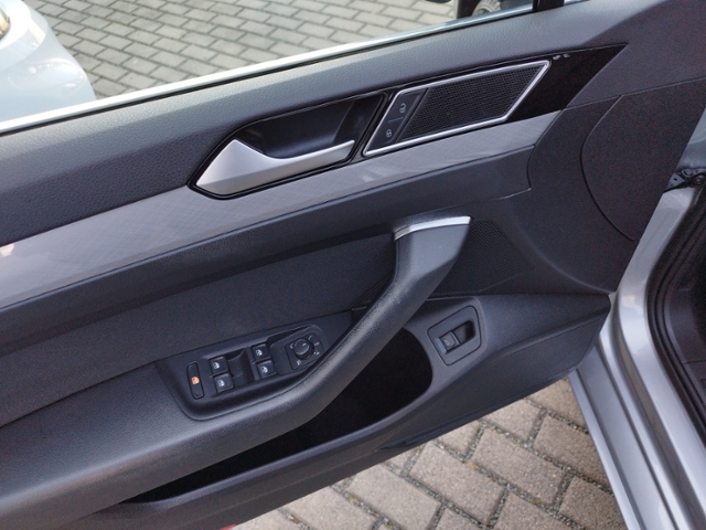 Passat Variant Business 2.0TDI DSG Standh/Navi/A