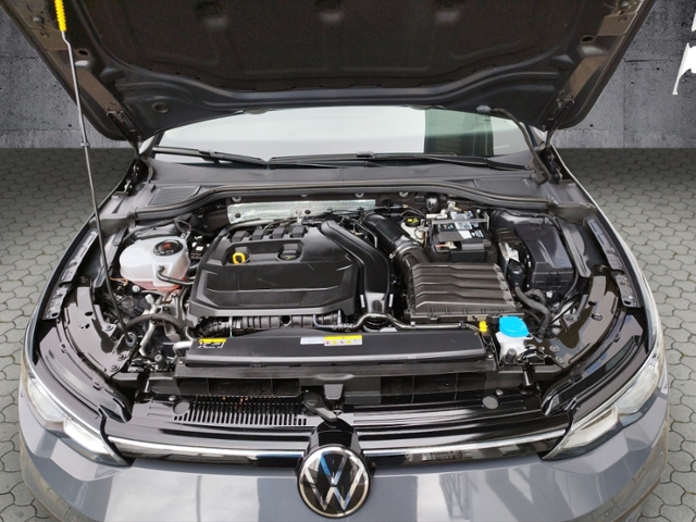 Golf VIII Variant Life 1.5 eTSI DSG BusinessPre.