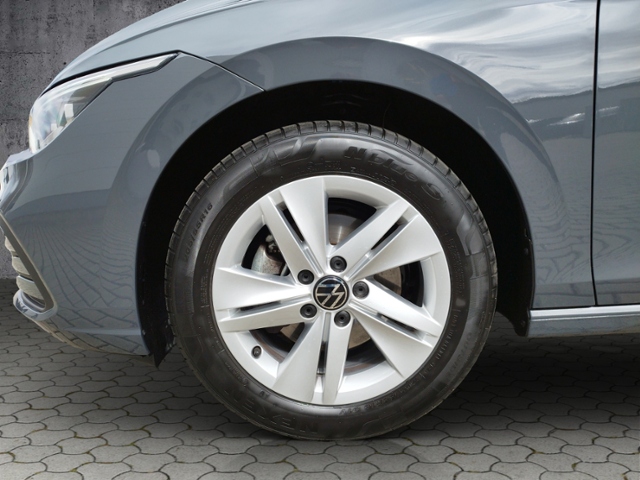 Golf VIII Variant Life 1.5 eTSI DSG BusinessPre.