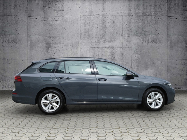 Golf VIII Variant Life 1.5 eTSI DSG BusinessPre.