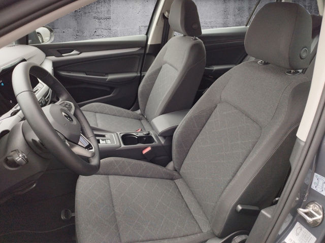 Golf VIII Variant Life 1.5 eTSI DSG BusinessPre.