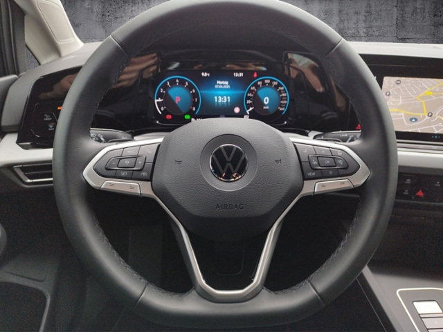Golf VIII Variant Life 1.5 eTSI DSG BusinessPre.