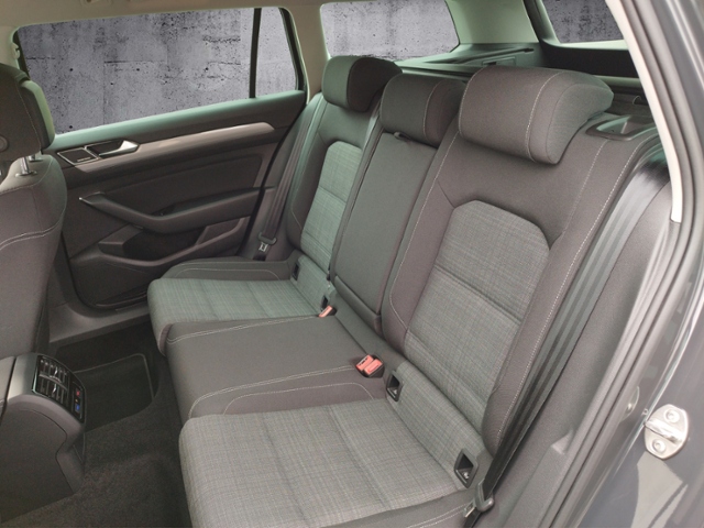 Passat Variant Business 2.0TDI DSG R-line/Navi/C