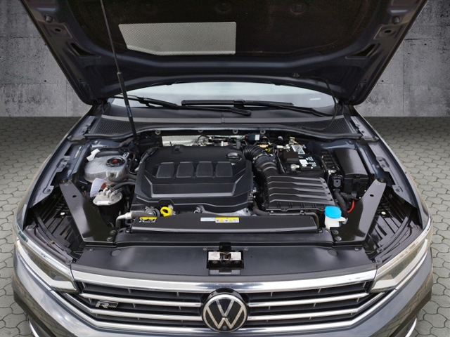 Passat Variant Business 2.0TDI DSG R-line/Navi/C