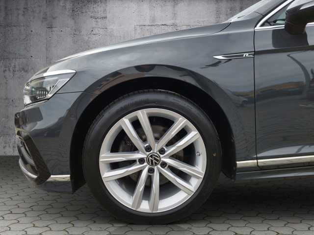 Passat Variant Business 2.0TDI DSG R-line/Navi/C