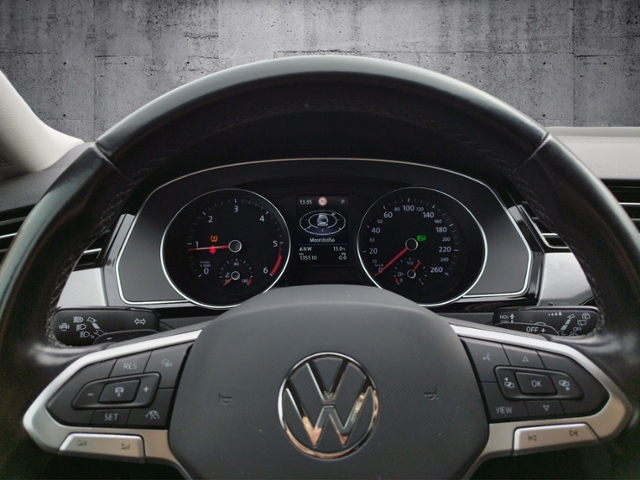 Passat Variant Business 2.0TDI DSG R-line/Navi/C