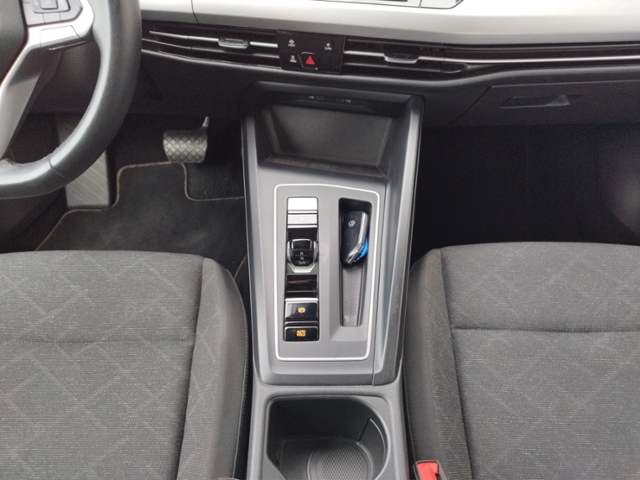 Golf VIII Variant Life 2.0TDI DSG/AHK/Navi/IQ.Li