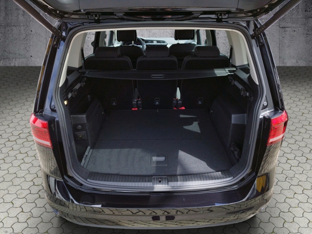 Touran Move 1.5 TSI DSG IQ.DRIVE/NAV/SHZ KLIMA L
